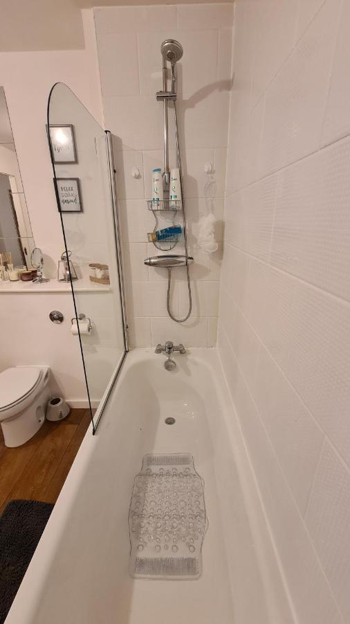 Luxury 2 Bed Apt With Free Wi-Fi & Parking Manchester Dış mekan fotoğraf
