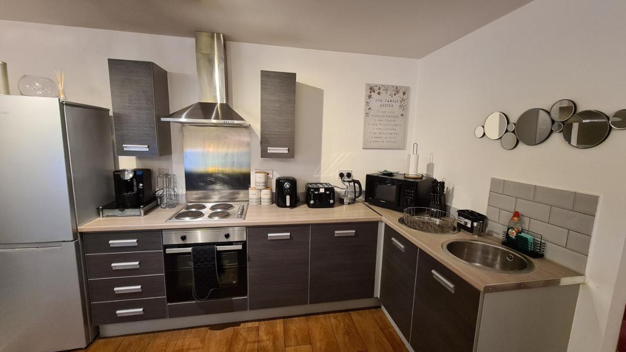 Luxury 2 Bed Apt With Free Wi-Fi & Parking Manchester Dış mekan fotoğraf