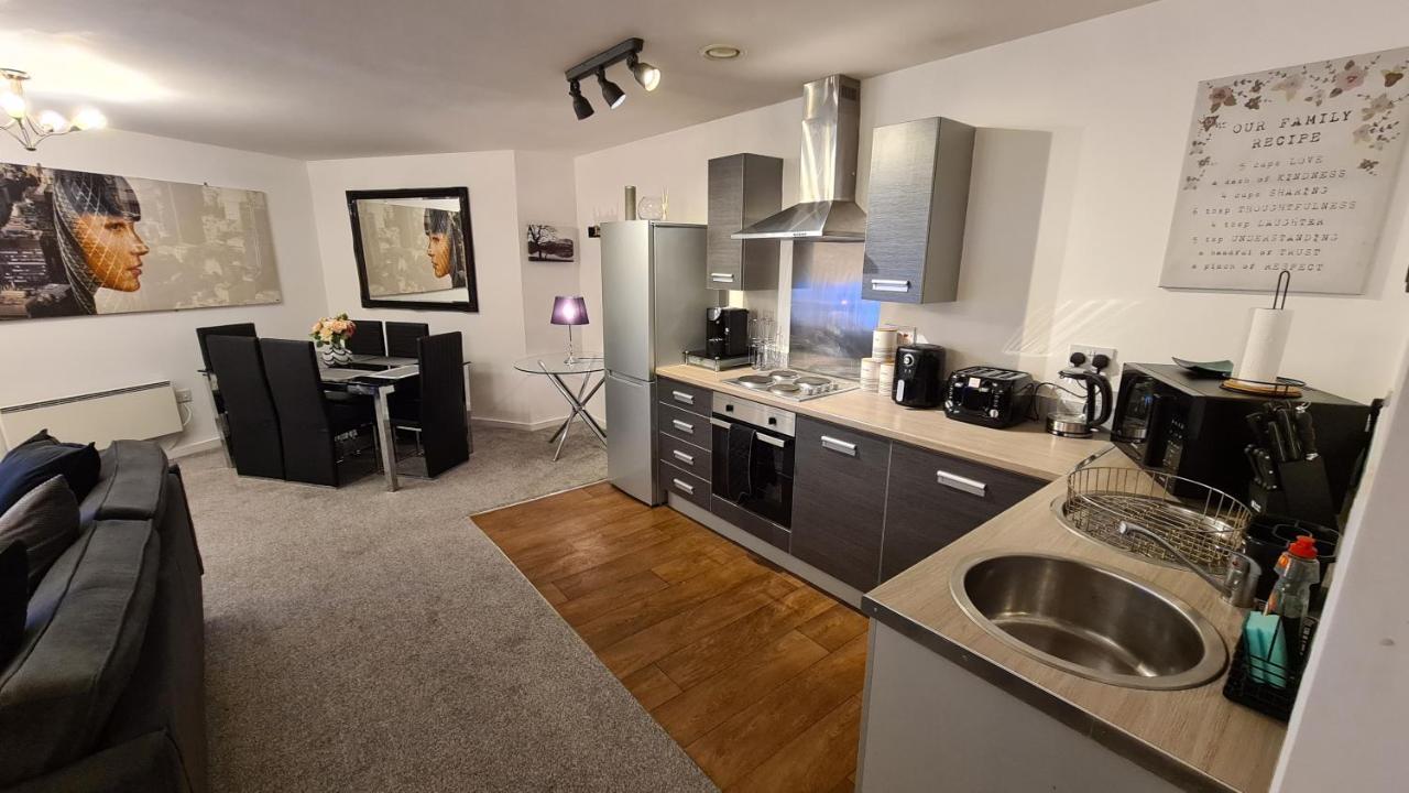 Luxury 2 Bed Apt With Free Wi-Fi & Parking Manchester Dış mekan fotoğraf